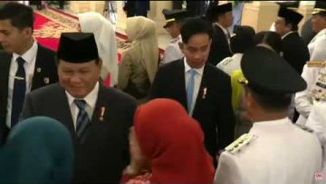 live.-presiden-prabowo-sambut-kepala-daerah-yang-baru-dilantik-di-istana-negara
